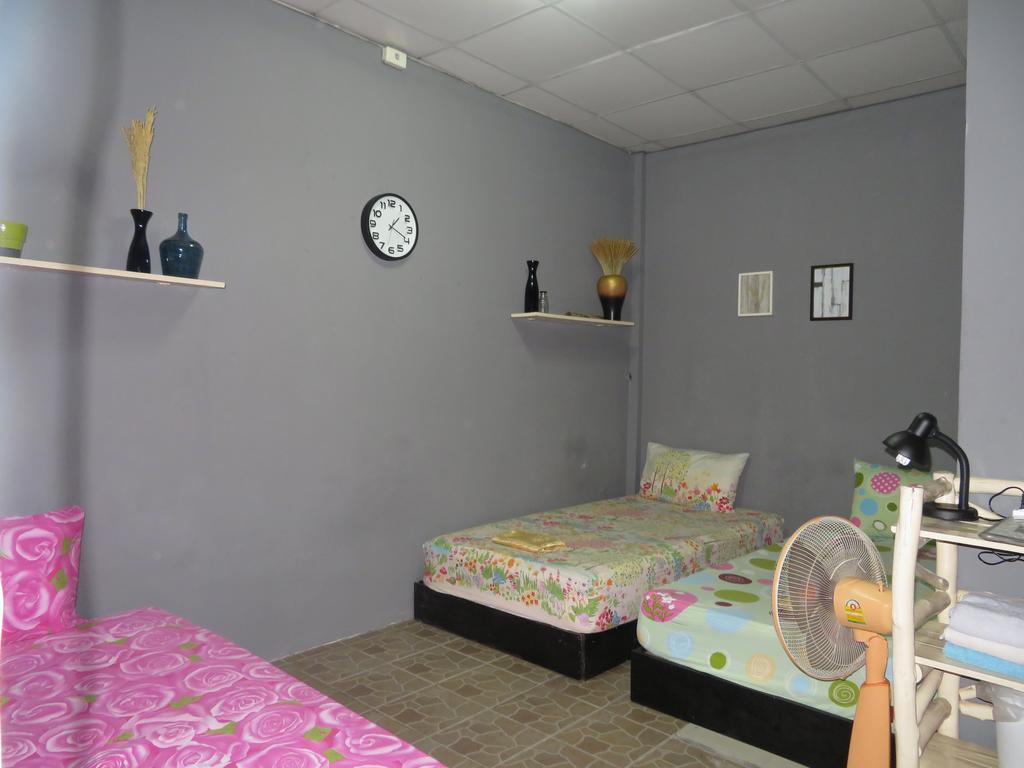 Same Same Guesthouse, Bar & Restaurant (Adults Only) Хаад Рин Экстерьер фото