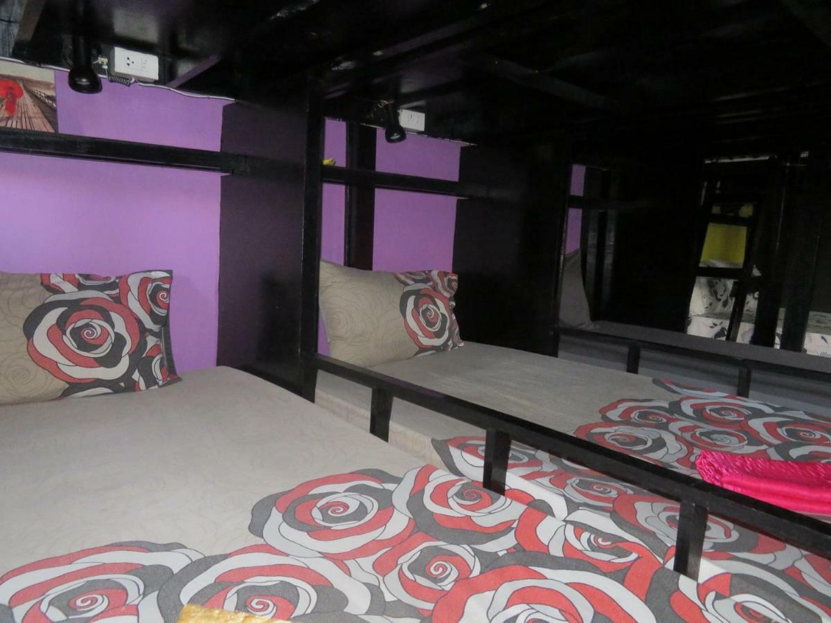 Same Same Guesthouse, Bar & Restaurant (Adults Only) Хаад Рин Экстерьер фото