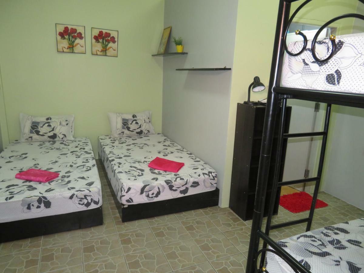 Same Same Guesthouse, Bar & Restaurant (Adults Only) Хаад Рин Экстерьер фото