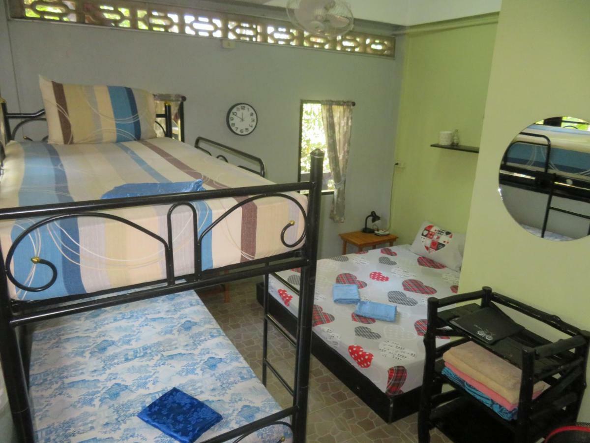 Same Same Guesthouse, Bar & Restaurant (Adults Only) Хаад Рин Экстерьер фото